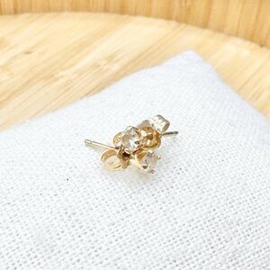 14K Diamond Yellow Gold Classic Vintage Gold Stud Earrings Round Cut Dainty